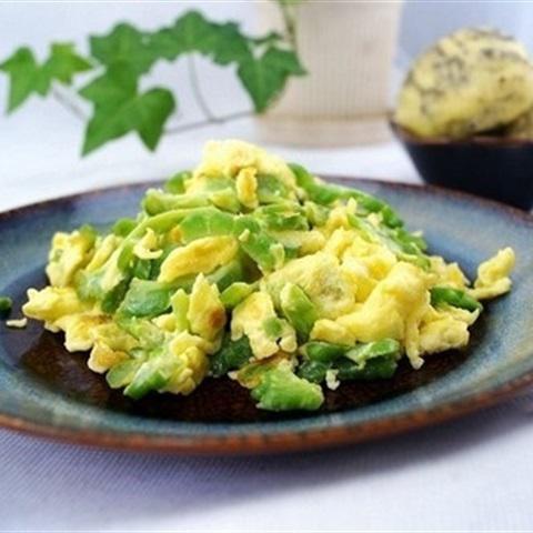 Cách làm khổ qua chiên trứng