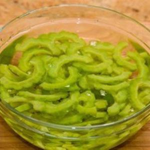 Cách làm khổ qua trộn đậu hũ