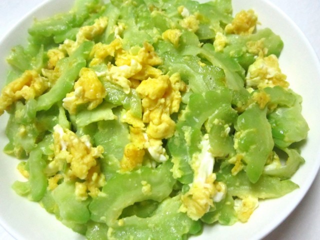 Khổ qua xào trứng gà