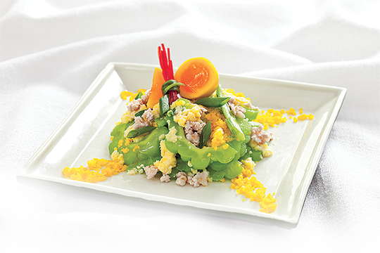 Khổ qua xào trứng thịt bằm