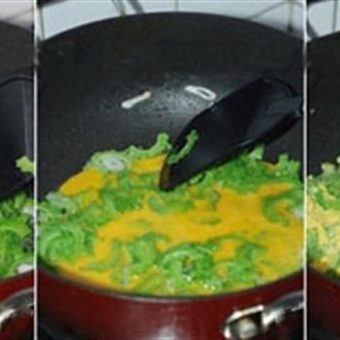 Cách làm khổ qua xào trứng