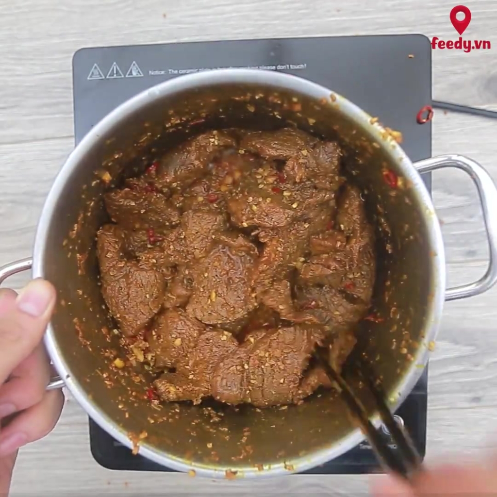 Khoai lang hầm đậu đen ngọt thơm khó cưỡng