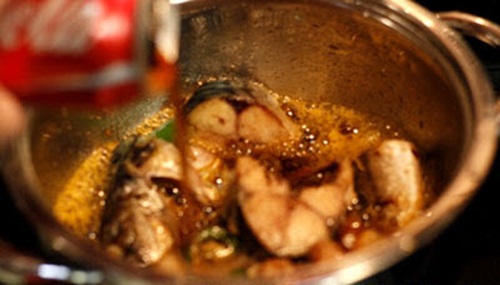 Khoai lang sốt dứa chua ngọt thơm phức càng ăn càng nghiền