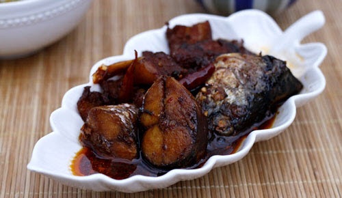 Khoai lang sốt dứa chua ngọt thơm phức càng ăn càng nghiền