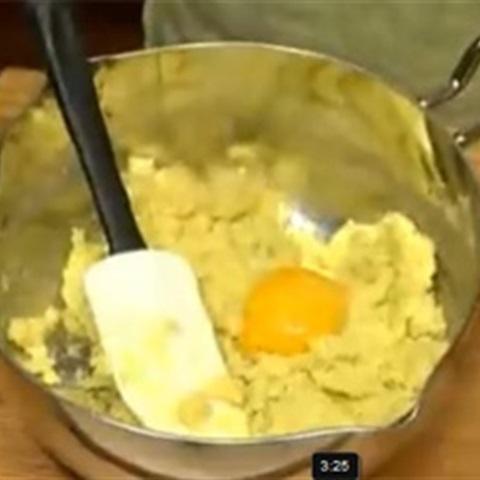 Cách làm khoai lang tẩm mè nướng