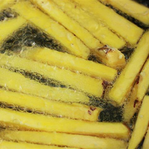 Cách làm khoai lang xóc bột chiên