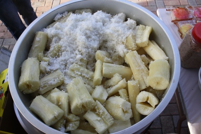 Khoai mì hấp nước dừa