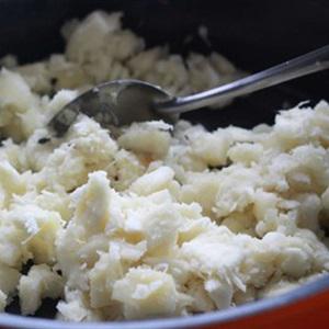Cách làm khoai mì trộn dừa
