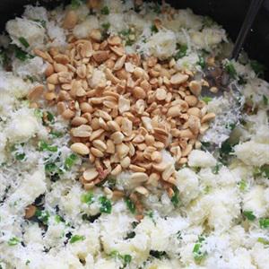 Cách làm khoai mì trộn dừa