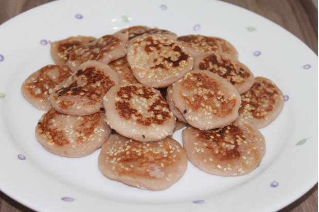 Khoai môn chiên mè