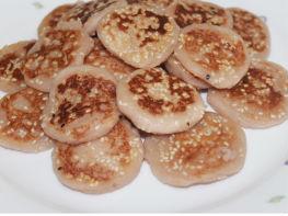 Khoai môn chiên mè