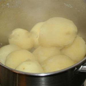 Cách làm khoai tây bọc phô mai chiên giòn