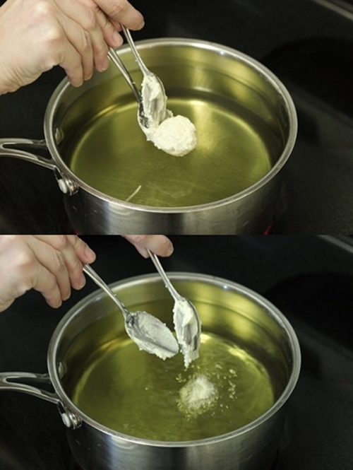 Khoai tây bọc xúc xích chiên giòn bé nào cũng thích mê