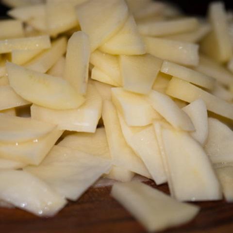 Cách làm khoai tây chiên cay chua ngọt