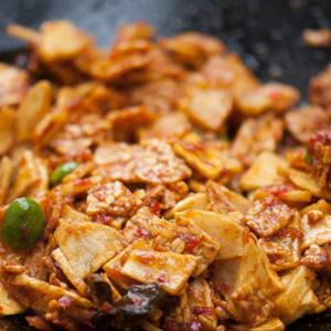 Cách làm khoai tây chiên cay chua ngọt