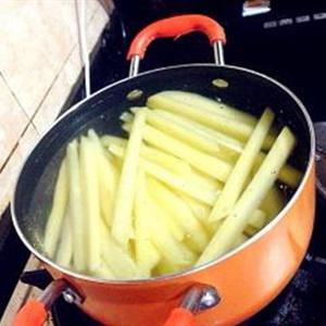 Cách làm khoai tây chiên giòn rụm