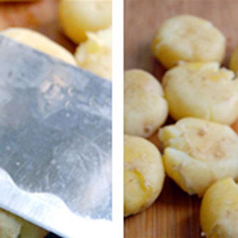 Cách làm khoai tây chiên hành muối