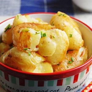 Cách làm khoai tây chiên hành muối