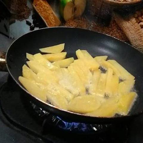 Cách làm khoai tây chiên mặn