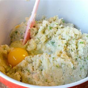 Cách làm khoai tây chiên xù