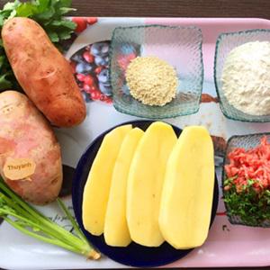 Cách làm khoai tây kẹp thịt chiên giòn