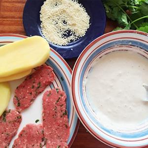 Cách làm khoai tây kẹp thịt chiên giòn