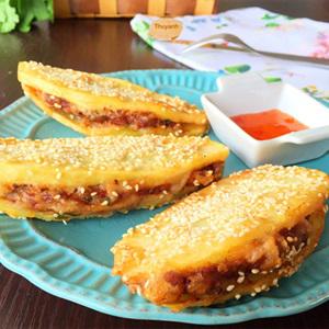 Cách làm khoai tây kẹp thịt chiên giòn