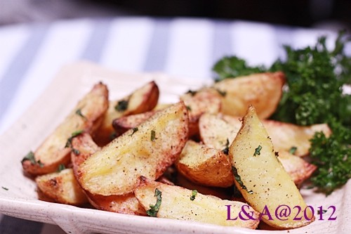 Khoai tây nướng lá Basil