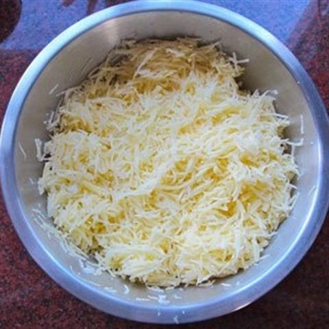 Cách làm khoai tây sợi chiên xù