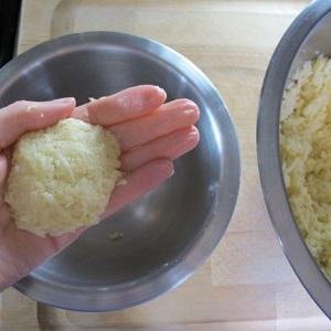 Cách làm khoai tây sợi chiên xù