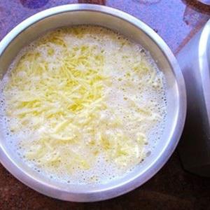 Cách làm khoai tây sợi chiên xù