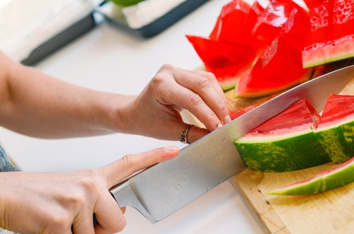 Khoai tây thái sợi xào tỏi tây