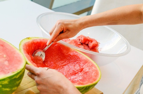 Khoai tây thái sợi xào tỏi tây