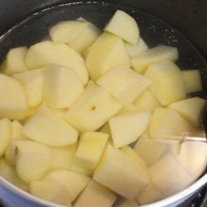 Cách làm khoai tây viên chiên xù