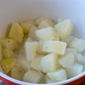 Cách làm khoai tây viên chiên xù