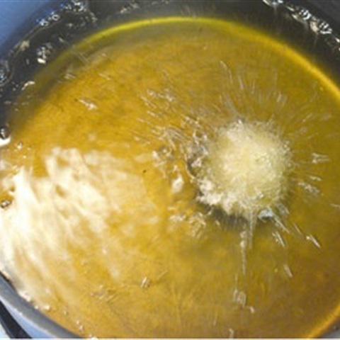 Cách làm khoai tây viên chiên xù