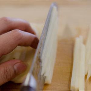 Cách làm khoai tây xào đậu que