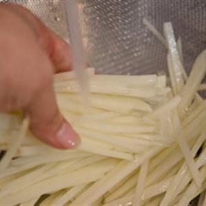 Cách làm khoai tây xào đậu que