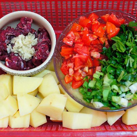 Cách làm khoai tây xào thịt bò