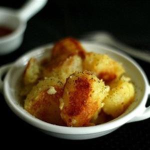 Cách làm khoai tây xóc bơ tỏi