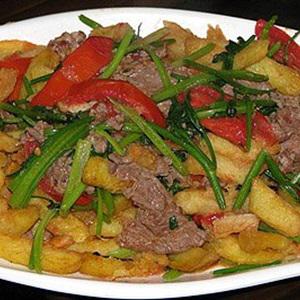 Cách làm khoai xào thịt bò, cần tây