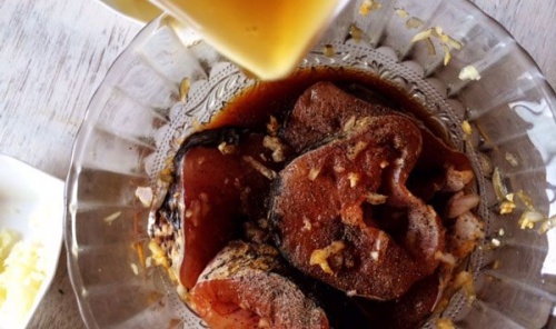 Không cần phẩm màu, bạn đã có những quả trứng giáng sinh nhiều màu sắc cực đáng yêu