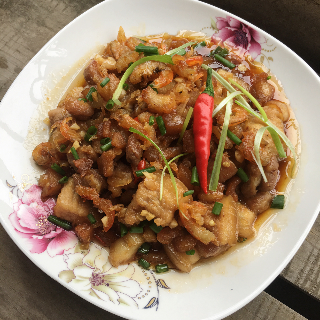 Không cần ra quán bạn vẫn có món cút lộn chua ngọt giòn tan, thỏa sức nhâm nhi