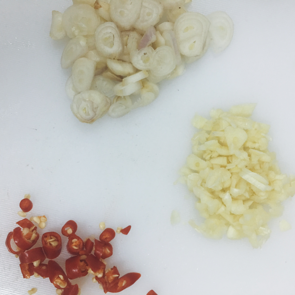 Không cần ra quán bạn vẫn có món cút lộn chua ngọt giòn tan, thỏa sức nhâm nhi