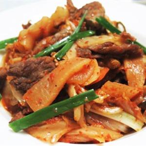 Cách làm kim chi xào thịt bò