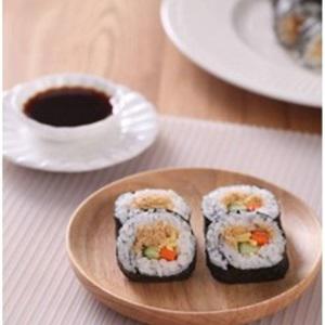 Cách làm kimbap cuộn chà bông