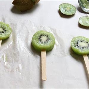 Cách làm kiwi phủ chocolate