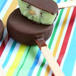 Cách làm kiwi phủ chocolate