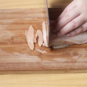 Cách làm lá dứa cuộn gà chiên