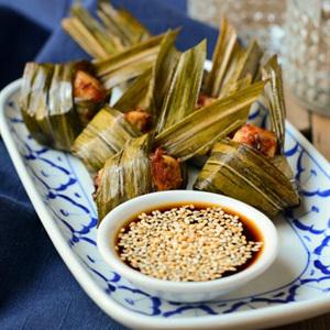 Cách làm lá dứa cuộn gà chiên